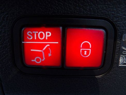 Used 2025 Mercedes-Benz GLS 63 AMG 4MATIC image 35