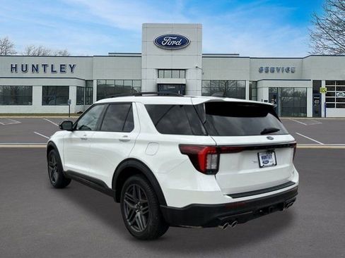 Used 2025 Ford Explorer ST AWD/4WD image 5