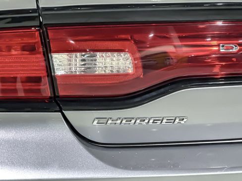 Used 2014 Dodge Charger SE image 12