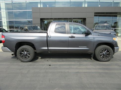 Used 2017 Toyota Tundra SR5 AWD/4WD image 13