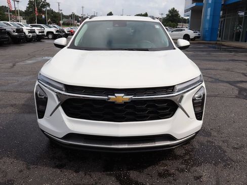 Used 2024 Chevrolet Trax LT w/ Driver Confidence Package FWD image 31