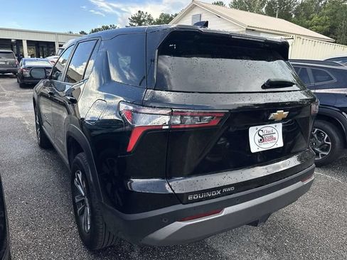 Used 2025 Chevrolet Equinox LT AWD/4WD image 14
