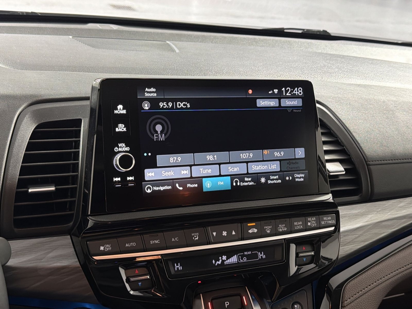 Used 2025 Honda Odyssey Elite image 18