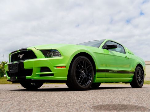 Used 2014 Ford Mustang Coupe w/ FP6 Appearance Package RWD image 9