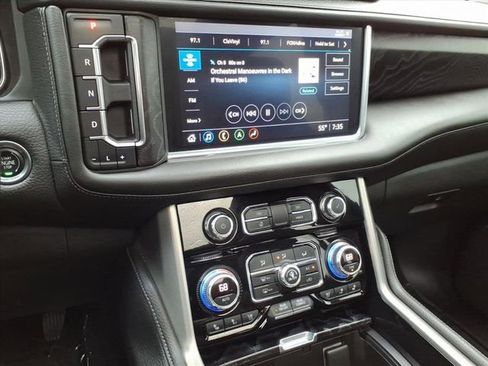 Used 2021 GMC Yukon Denali w/ Denali Premium Package AWD/4WD image 33
