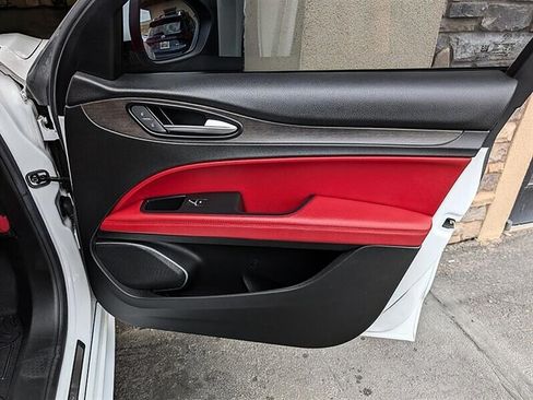 Used 2020 Alfa Romeo Stelvio Ti w/ Active Blind Spot Package AWD/4WD image 30