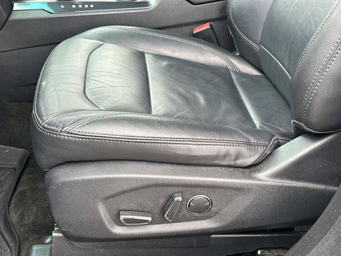 Used 2016 Ford Explorer XLT w/ Equipment Group 202A image 18