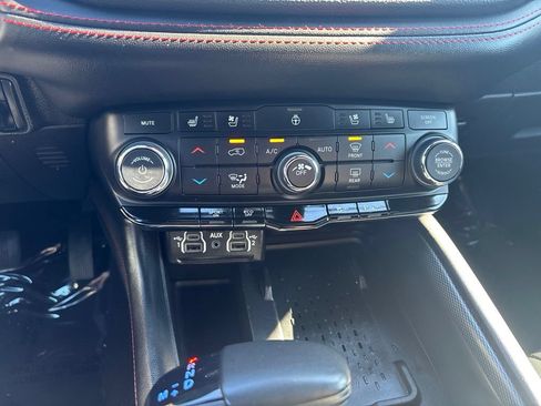 Used 2025 Dodge Durango R/T AWD/4WD image 18