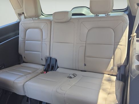 Used 2022 Lincoln Navigator Reserve AWD/4WD image 21