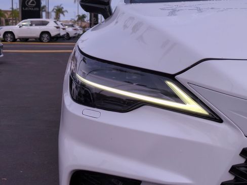 Used 2023 Lexus RX 500h F Sport image 11