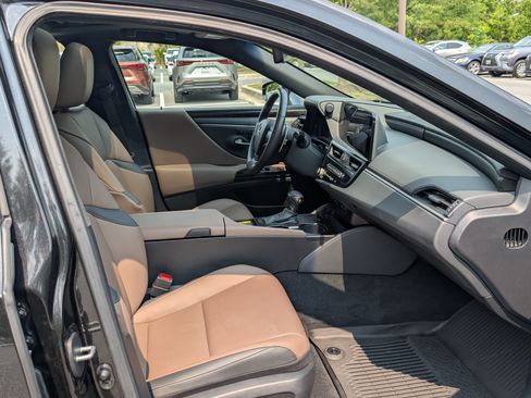 Certified 2025 Lexus ES 350 w/ Premium Package FWD image 11