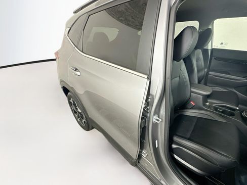 Used 2025 Kia Seltos EX FWD image 28