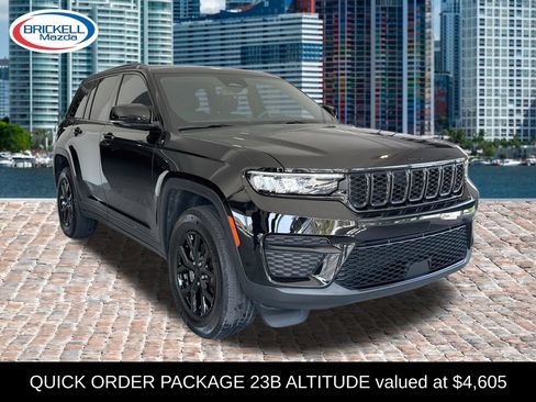 Used 2024 Jeep Grand Cherokee Altitude RWD image 1
