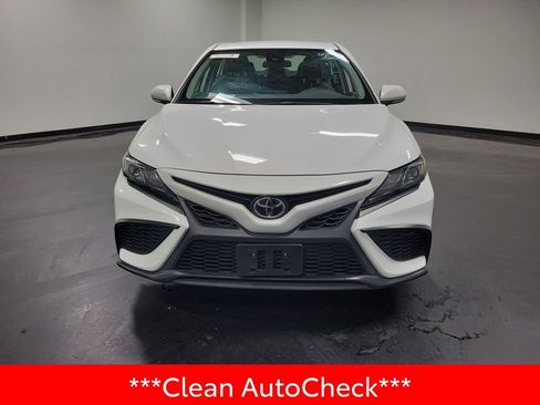 Used 2023 Toyota Camry SE FWD image 3