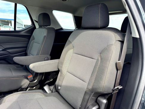 Used 2020 Chevrolet Traverse LT image 16