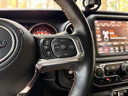 Used 2022 Jeep Gladiator Overland AWD/4WD image 23