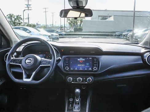 Used 2024 Nissan Kicks SV image 16
