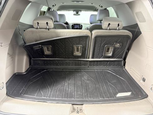 Certified 2020 Chevrolet Traverse LT FWD image 17