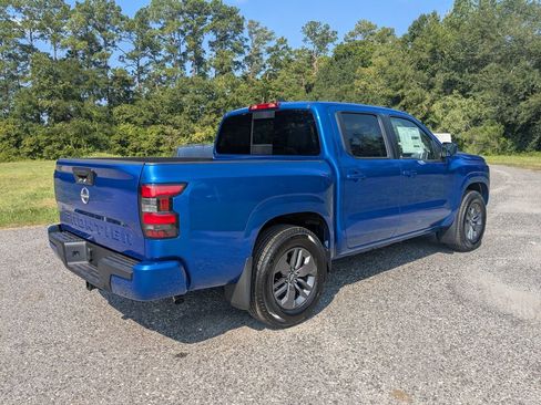 New 2026 Nissan Frontier SV w/ SV Convenience Package image 3