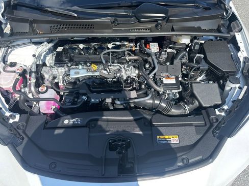 Used 2025 Toyota Prius XLE image 30