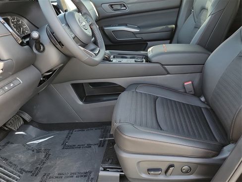 New 2025 Nissan Pathfinder Rock Creek image 16