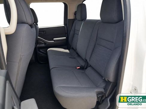 Used 2024 Nissan Frontier S RWD image 16