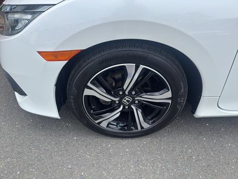Used 2017 Honda Civic Touring image 19