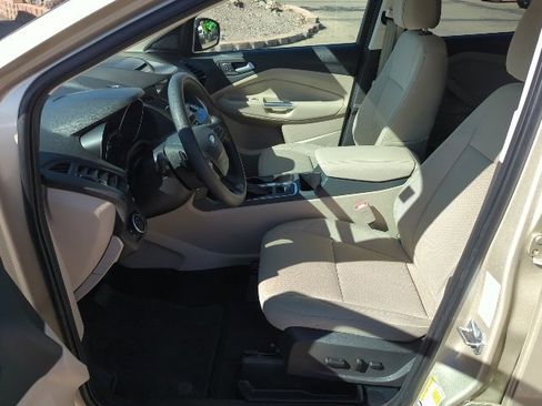 Used 2017 Ford Escape SE w/ Equipment Group 201A image 15