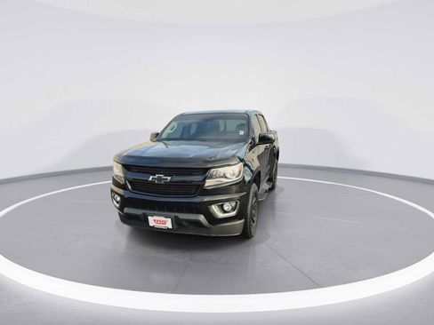 Used 2018 Chevrolet Colorado Z71 w/ Z71 Midnight Edition image 3