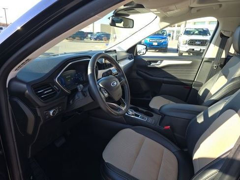 Certified 2021 Ford Escape Titanium w/ Titanium Elite Package image 10