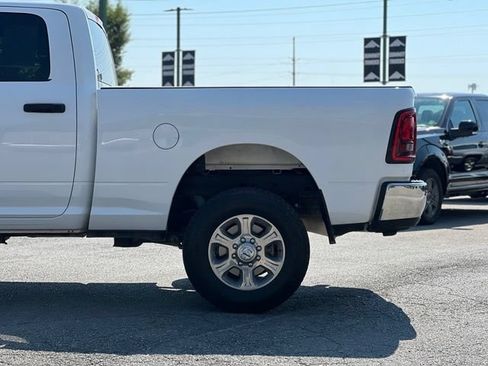 Used 2025 RAM 2500 Big Horn AWD/4WD image 5