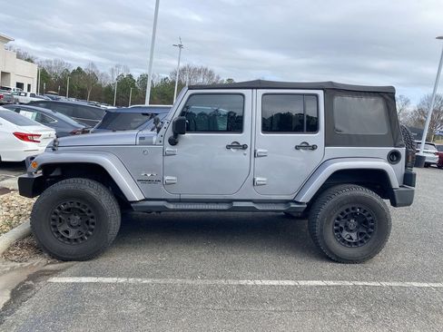 Used 2016 Jeep Wrangler Unlimited Sahara image 5