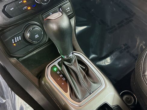 Used 2021 Jeep Renegade Limited w/ Sun & Sound Group image 20