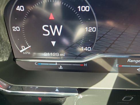 Used 2023 GMC Sierra 1500 SLT w/ SLT Convenience Package image 28