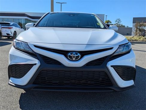 Used 2021 Toyota Camry SE image 9