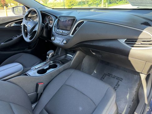 Used 2022 Chevrolet Malibu LT image 38