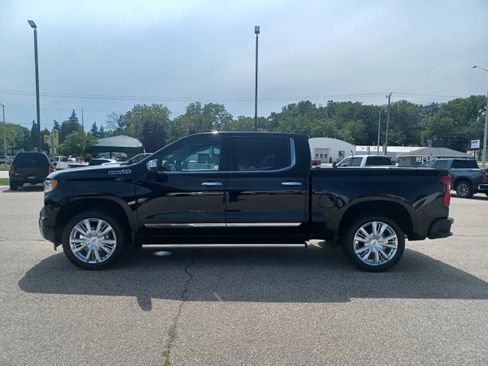 Used 2022 Chevrolet Silverado 1500 4x4 Crew Cab High Country w/ High Country Premium Package image 2