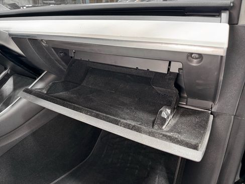 Used 2020 Tesla Model Y Long Range image 18