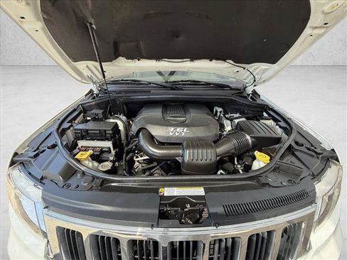 Used 2013 Jeep Grand Cherokee Laredo w/ Laredo E Group AWD/4WD image 18