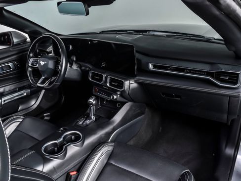 Used 2025 Ford Mustang Premium RWD image 23