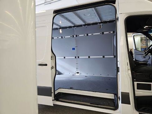 Used 2024 Mercedes-Benz eSprinter 170 Cargo image 30