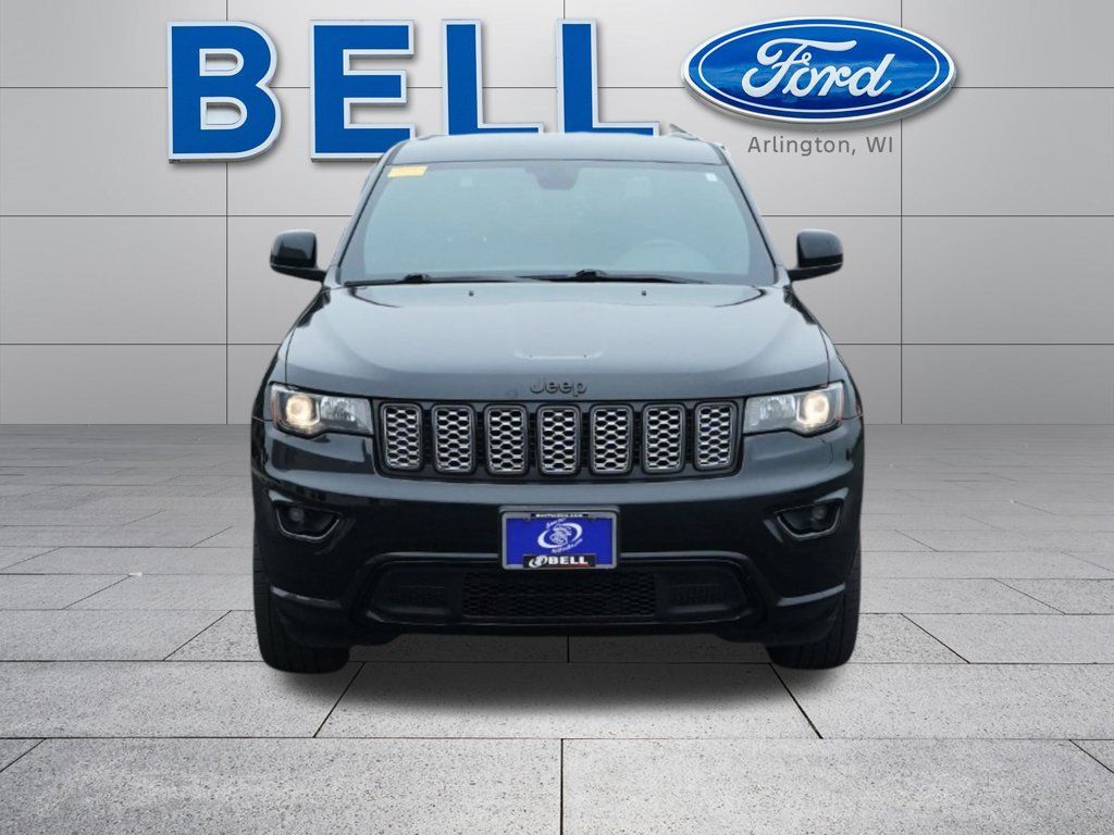 Used 2018 Jeep Grand Cherokee Altitude AWD/4WD image 10