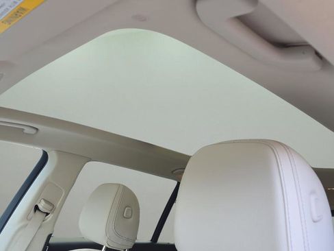 Used 2024 Mercedes-Benz GLS 450 4MATIC image 11