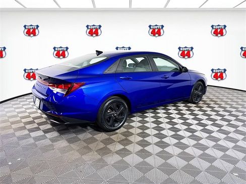 Used 2022 Hyundai Elantra SEL image 24