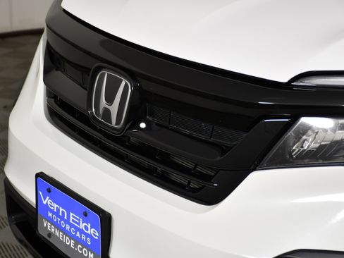 Used 2022 Honda Pilot Sport image 11
