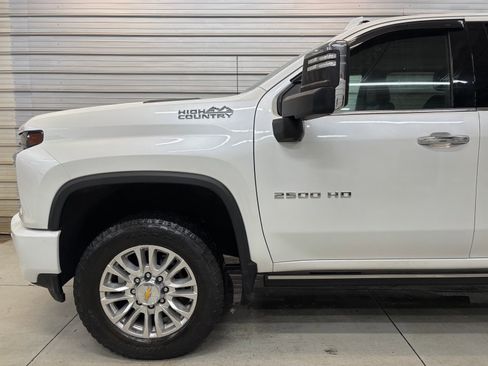 Used 2022 Chevrolet Silverado 2500 High Country w/ Z71 Off-Road Package image 4
