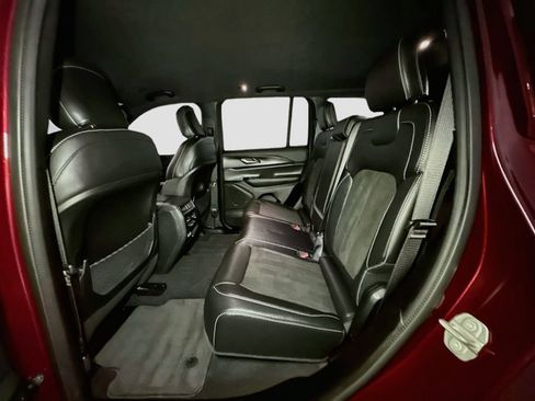 Certified 2023 Jeep Grand Cherokee Altitude RWD image 29