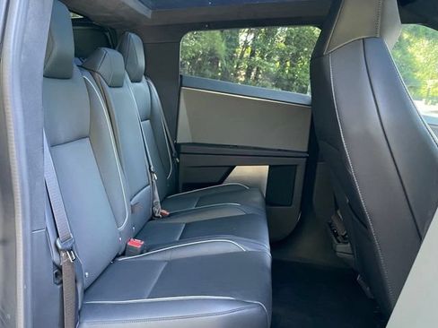 Used 2024 Tesla Cybertruck AWD Crew Cab image 18