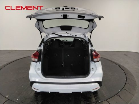 Used 2023 Nissan Kicks SV image 9