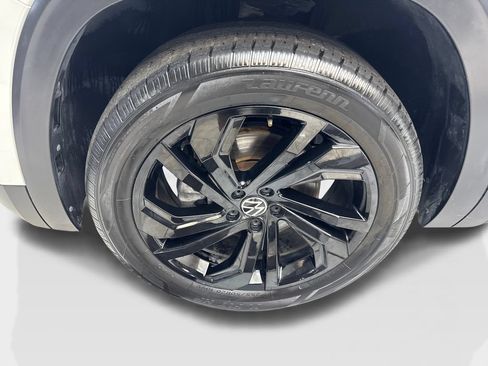 Used 2023 Volkswagen Atlas SE w/ Black Wheel Package FWD image 91